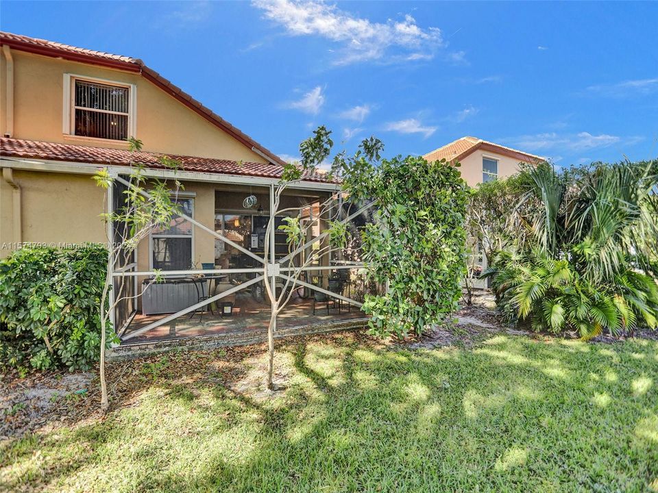 For Sale: $405,000 (2 beds, 2 baths, 1117 Square Feet)