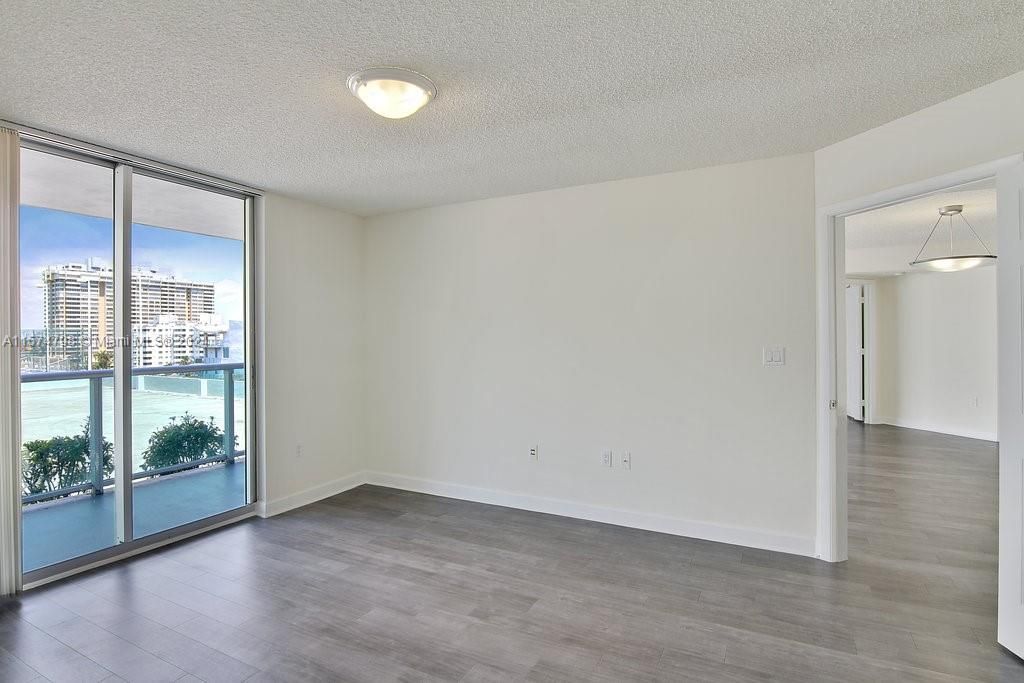 For Rent: $4,287 (2 beds, 2 baths, 1338 Square Feet)