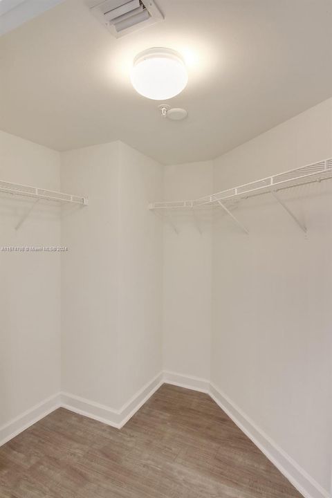 For Rent: $4,287 (2 beds, 2 baths, 1338 Square Feet)