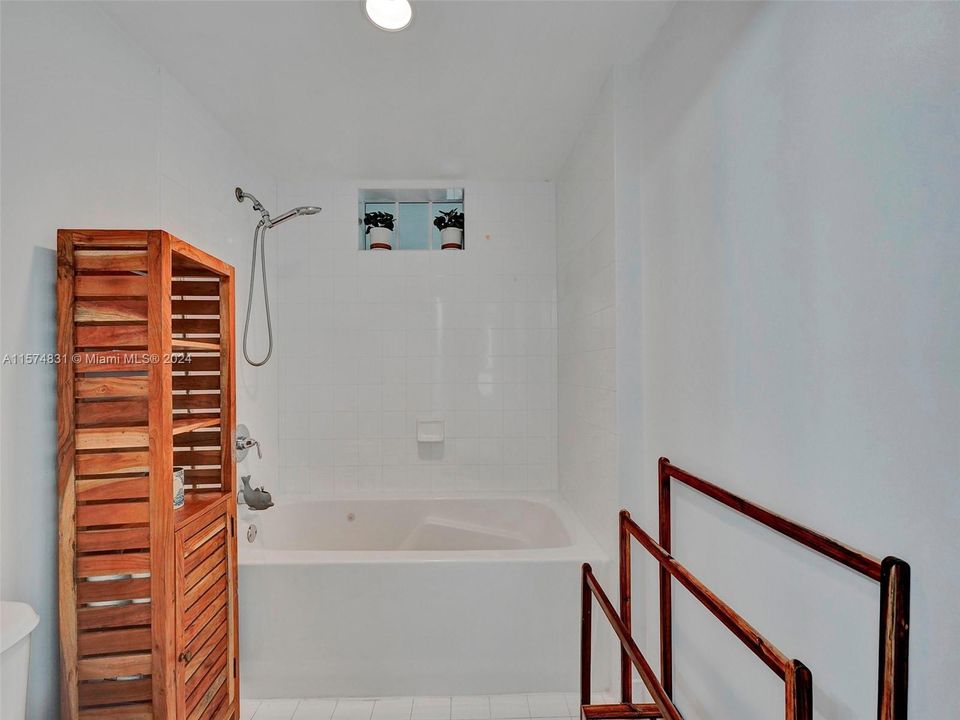 En Venta: $412,000 (2 camas, 2 baños, 1114 Pies cuadrados)
