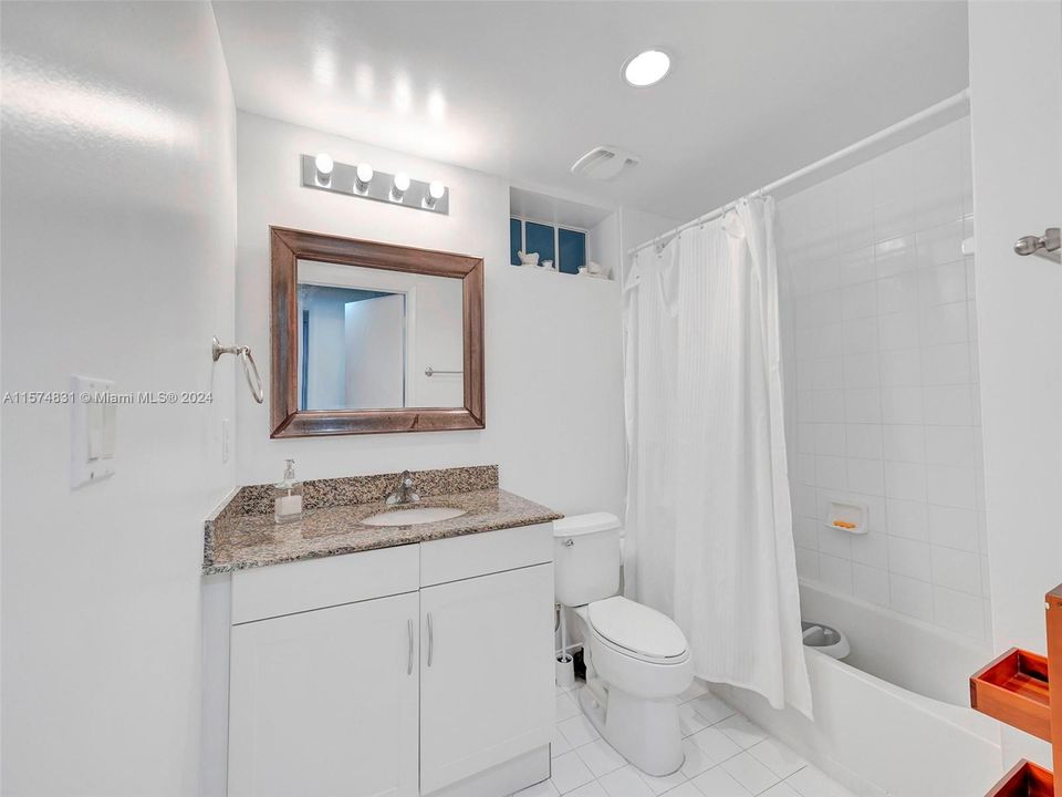 For Sale: $412,000 (2 beds, 2 baths, 1114 Square Feet)