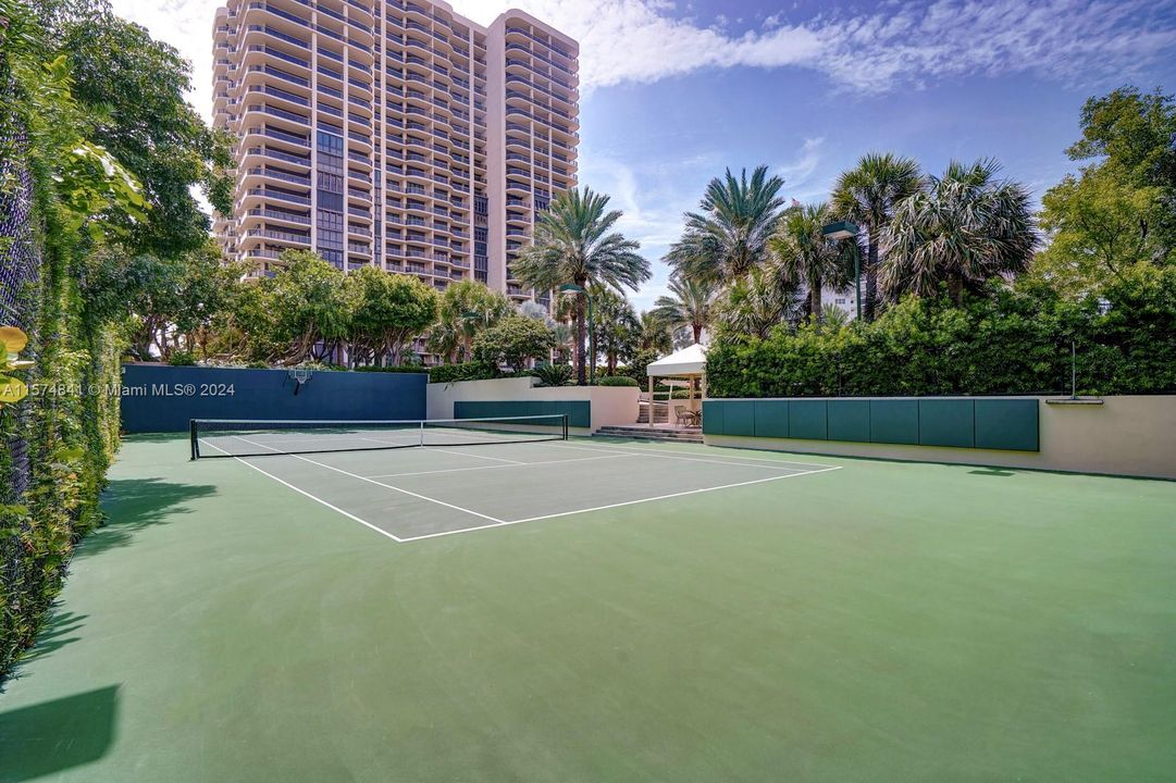 For Sale: $6,300,000 (3 beds, 4 baths, 4980 Square Feet)