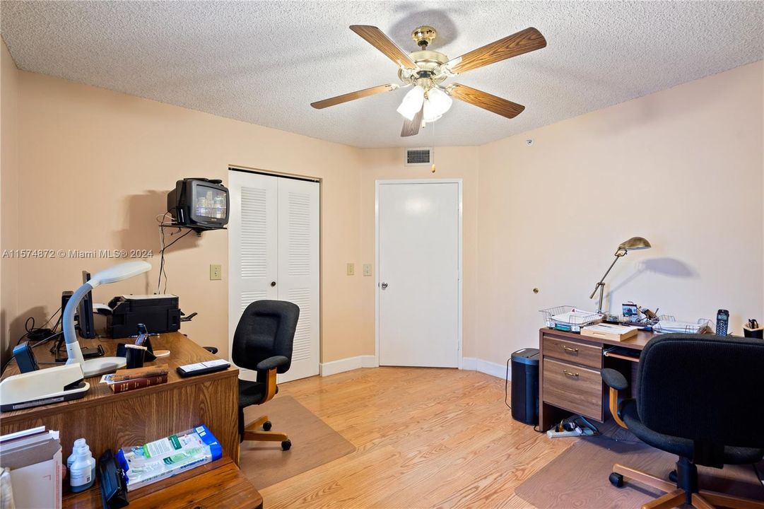 For Sale: $329,000 (2 beds, 2 baths, 1533 Square Feet)