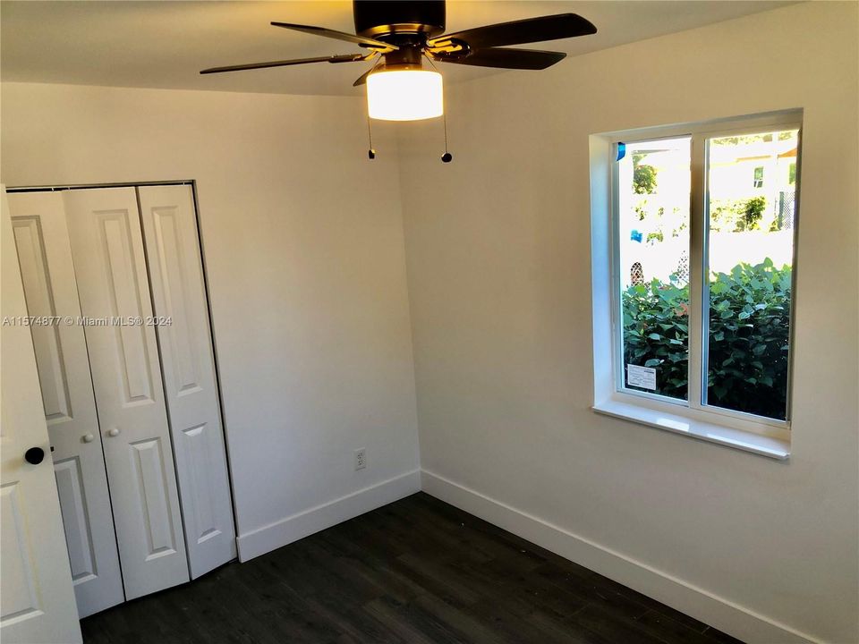 Active With Contract: $2,500 (3 beds, 2 baths, 943 Square Feet)