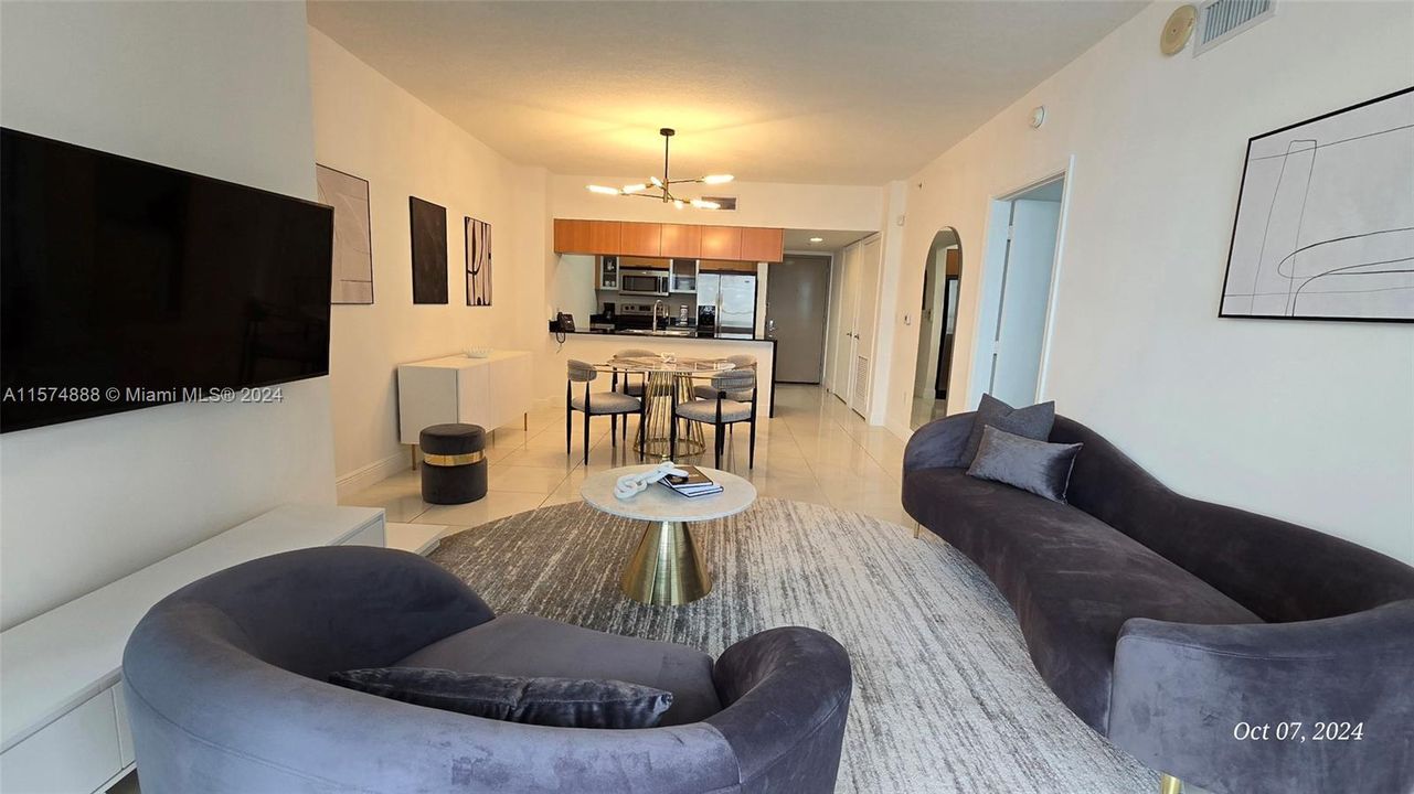 For Sale: $450,301 (1 beds, 1 baths, 791 Square Feet)