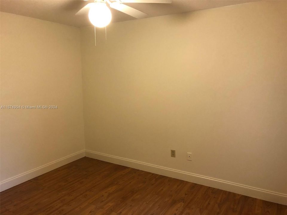 Recently Rented: $3,500 (3 beds, 2 baths, 1359 Square Feet)