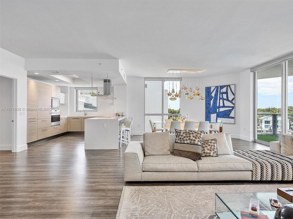 For Sale: $1,255,000 (2 beds, 2 baths, 2114 Square Feet)