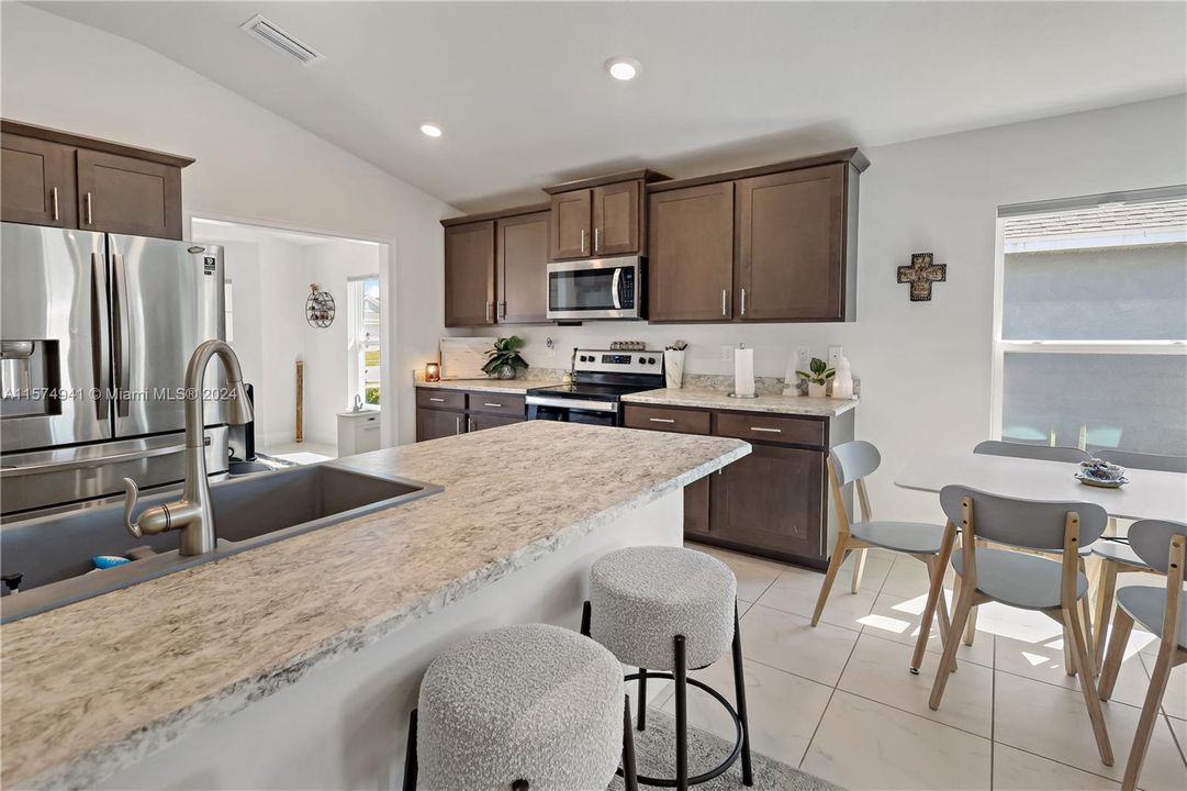 Active With Contract: $355,000 (3 beds, 2 baths, 1730 Square Feet)