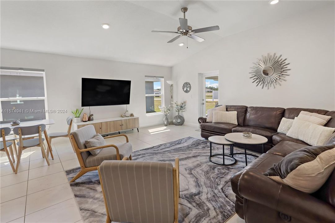 Active With Contract: $355,000 (3 beds, 2 baths, 1730 Square Feet)