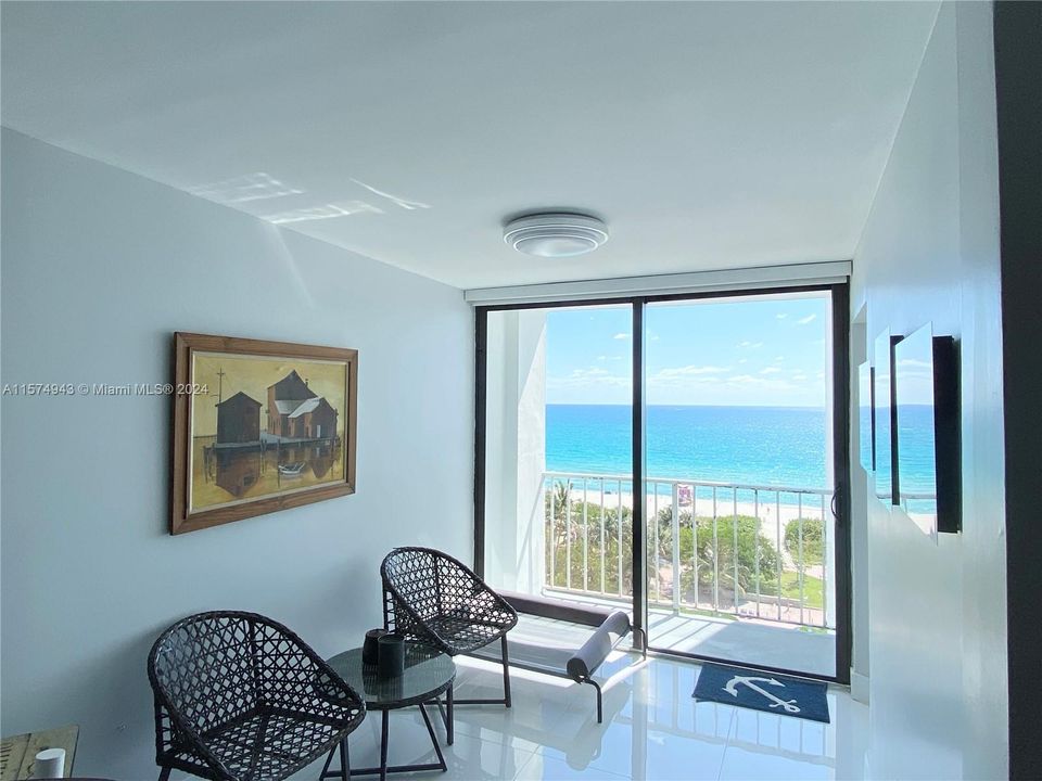 Recently Rented: $4,100 (2 beds, 2 baths, 1380 Square Feet)