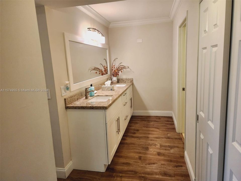 For Rent: $3,850 (2 beds, 2 baths, 1230 Square Feet)