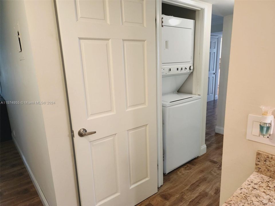 For Rent: $3,850 (2 beds, 2 baths, 1230 Square Feet)