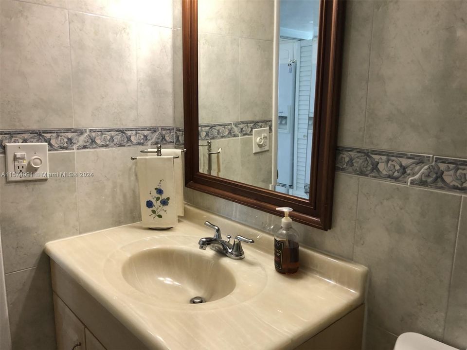 Recently Rented: $3,900 (2 beds, 2 baths, 1155 Square Feet)