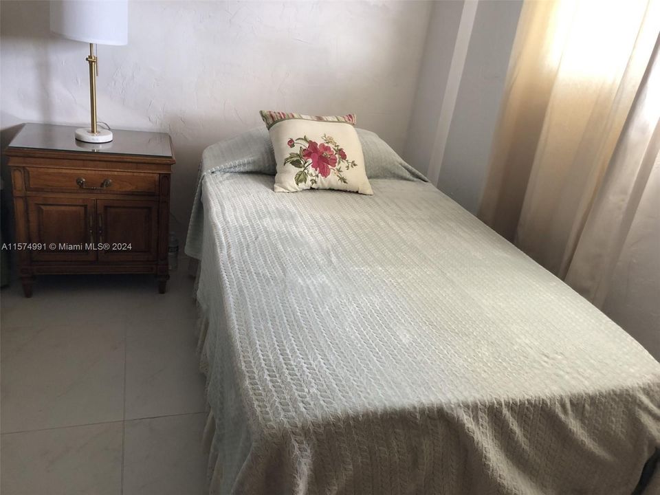 Recently Rented: $3,900 (2 beds, 2 baths, 1155 Square Feet)