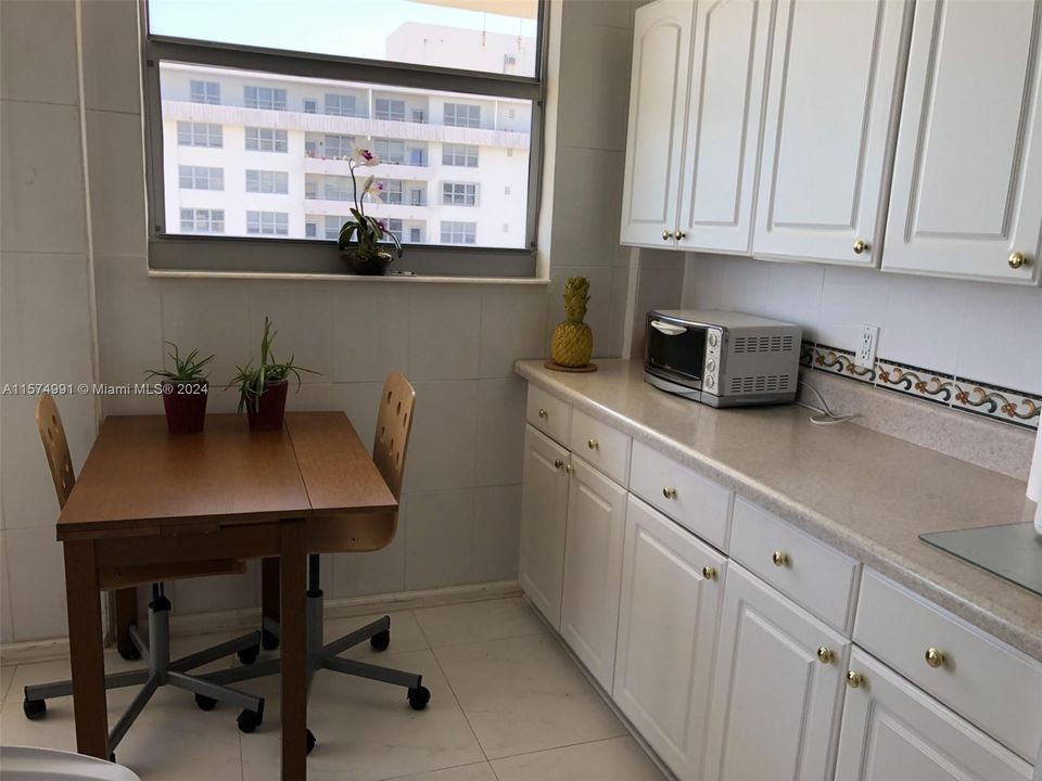 Recently Rented: $3,900 (2 beds, 2 baths, 1155 Square Feet)