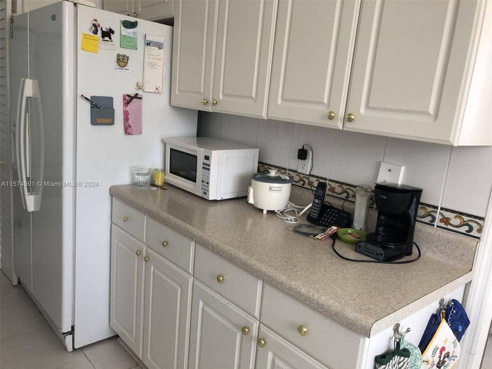Recently Rented: $3,900 (2 beds, 2 baths, 1155 Square Feet)