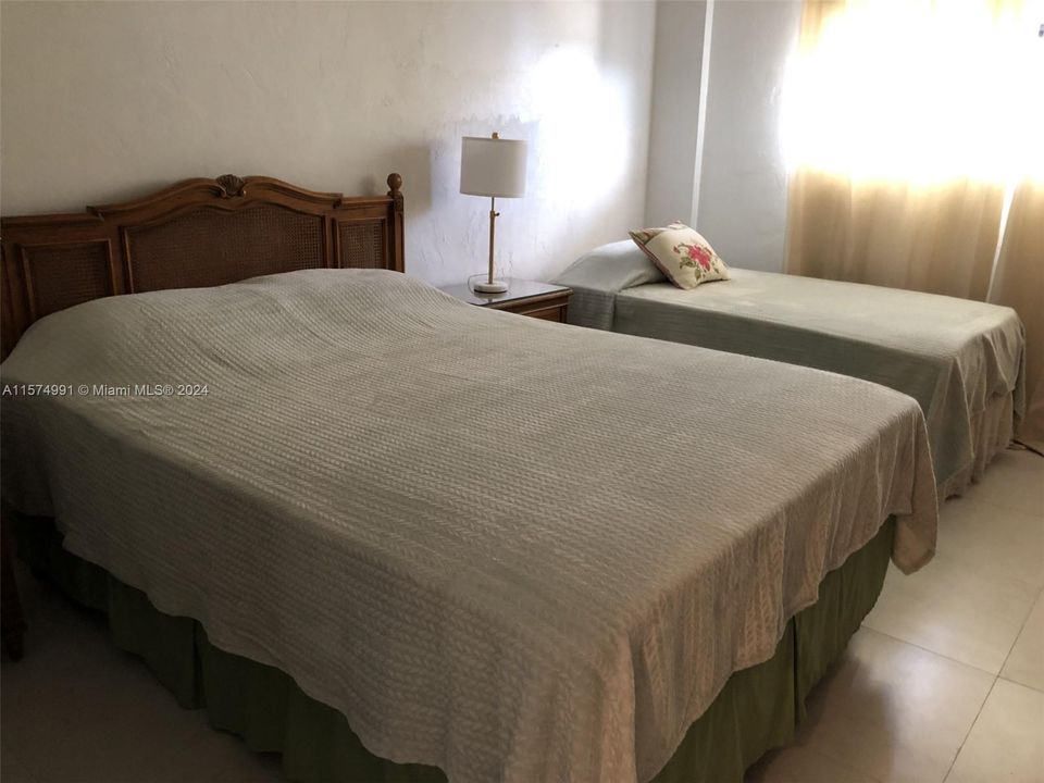 Recently Rented: $3,900 (2 beds, 2 baths, 1155 Square Feet)