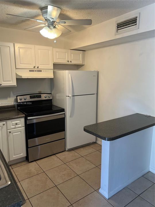 For Sale: $339,000 (2 beds, 1 baths, 1110 Square Feet)