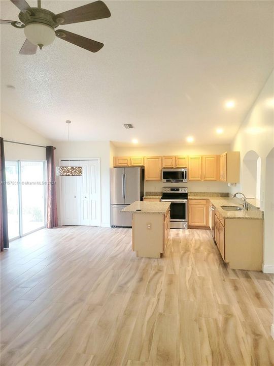For Rent: $4,500 (3 beds, 2 baths, 1726 Square Feet)