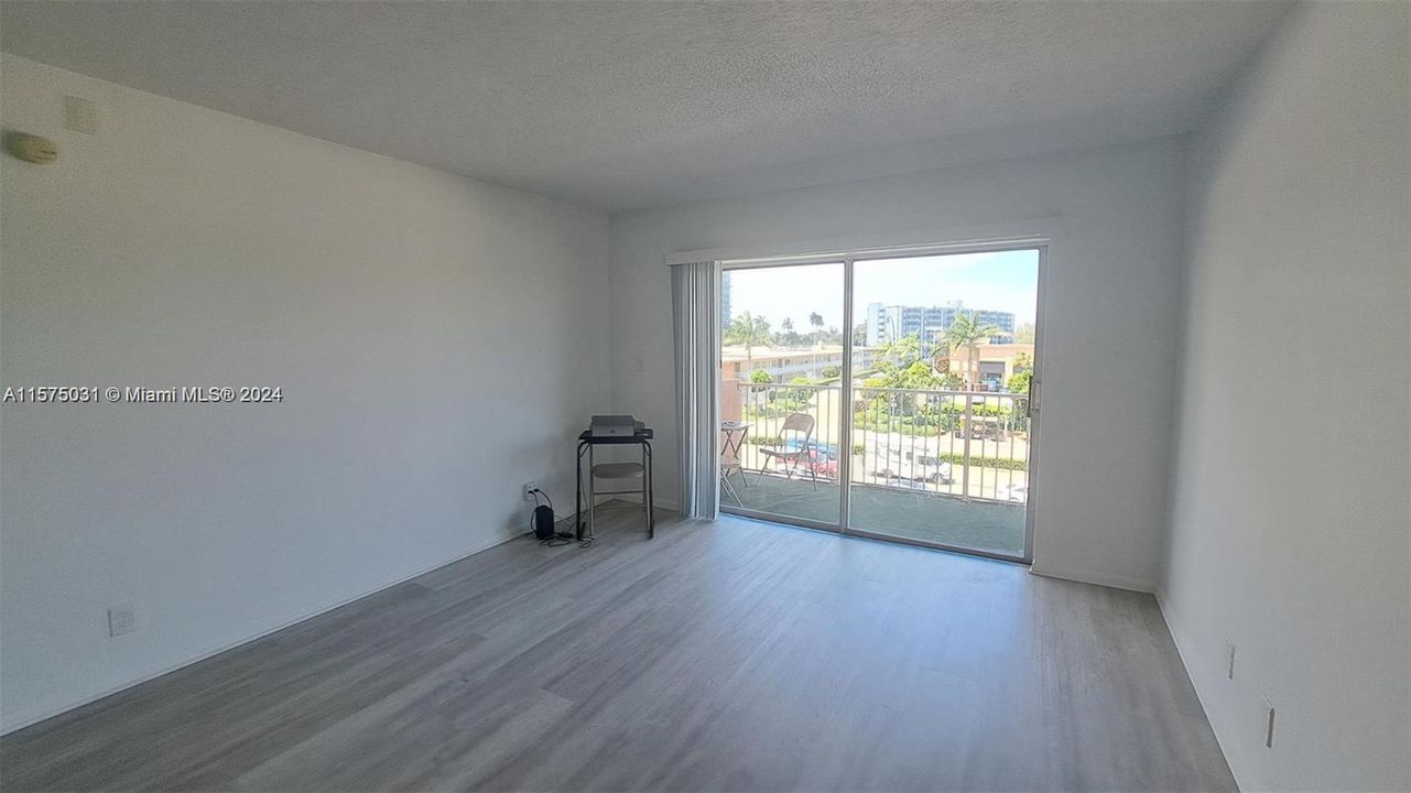 Recently Rented: $1,950 (1 beds, 1 baths, 700 Square Feet)