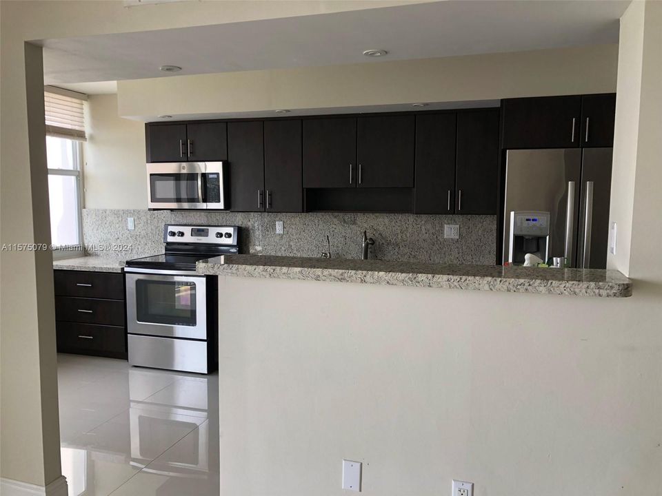 For Sale: $399,500 (2 beds, 2 baths, 1565 Square Feet)