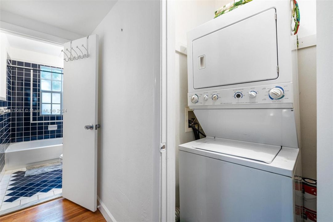 For Rent: $2,599 (1 beds, 1 baths, 700 Square Feet)