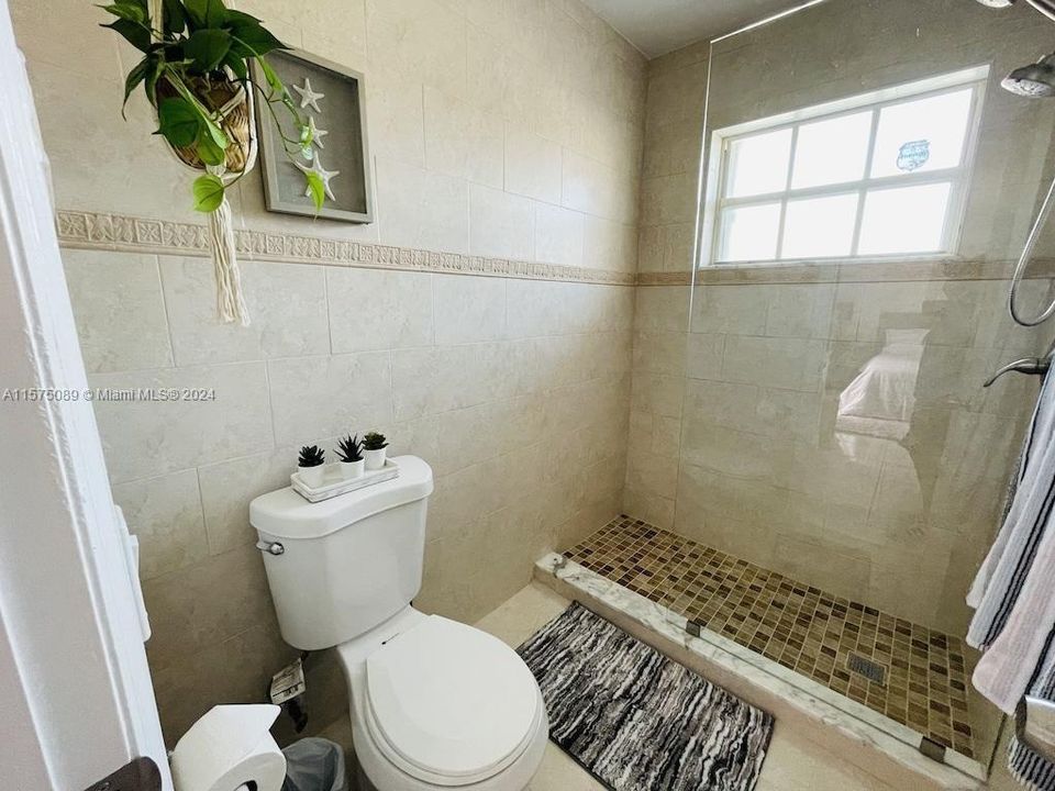 合同活跃: $599,900 (3 贝兹, 2 浴室, 1515 平方英尺)