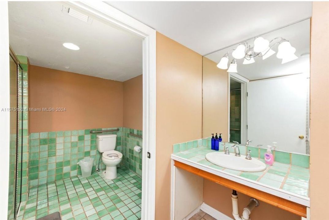 待售: $510,000 (1 贝兹, 1 浴室, 730 平方英尺)
