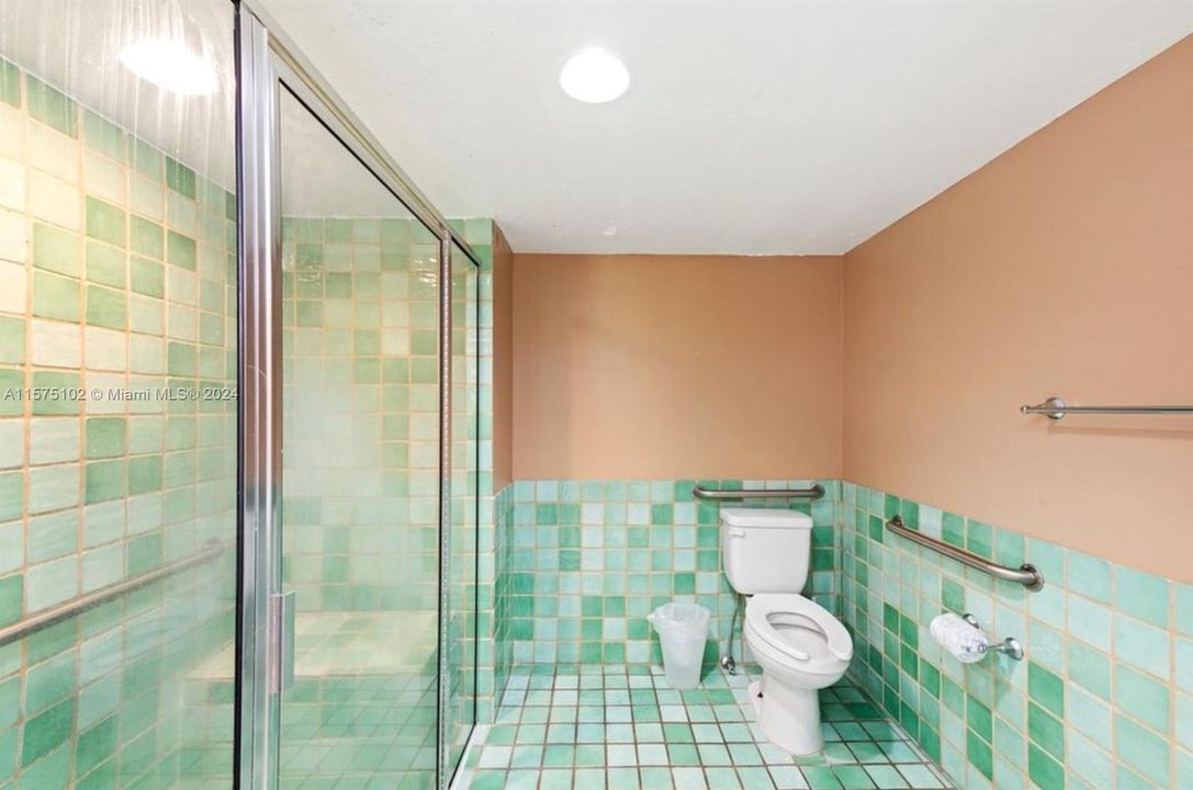 待售: $525,000 (1 贝兹, 1 浴室, 730 平方英尺)