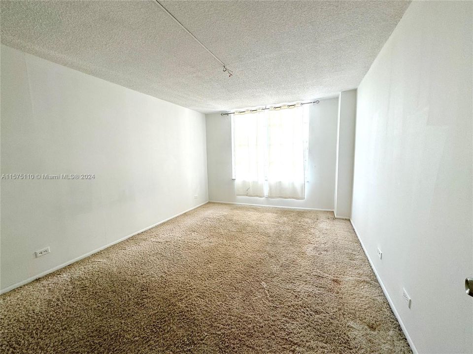 For Rent: $2,650 (2 beds, 2 baths, 1276 Square Feet)