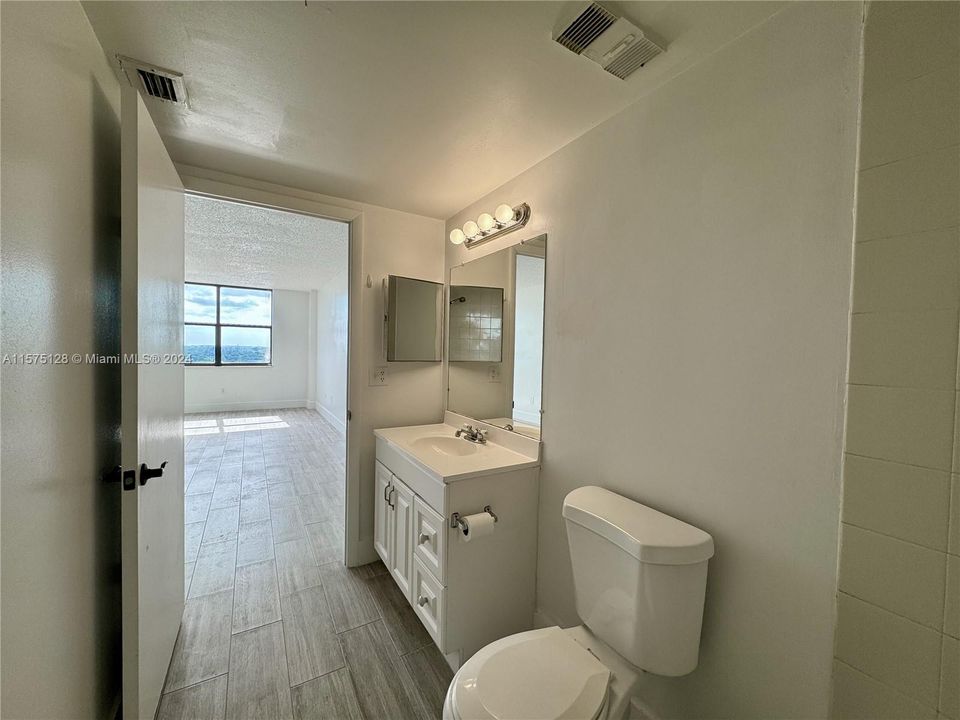 For Sale: $275,000 (2 beds, 2 baths, 1260 Square Feet)