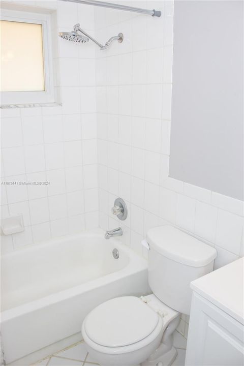 Recently Rented: $1,850 (1 beds, 1 baths, 712 Square Feet)