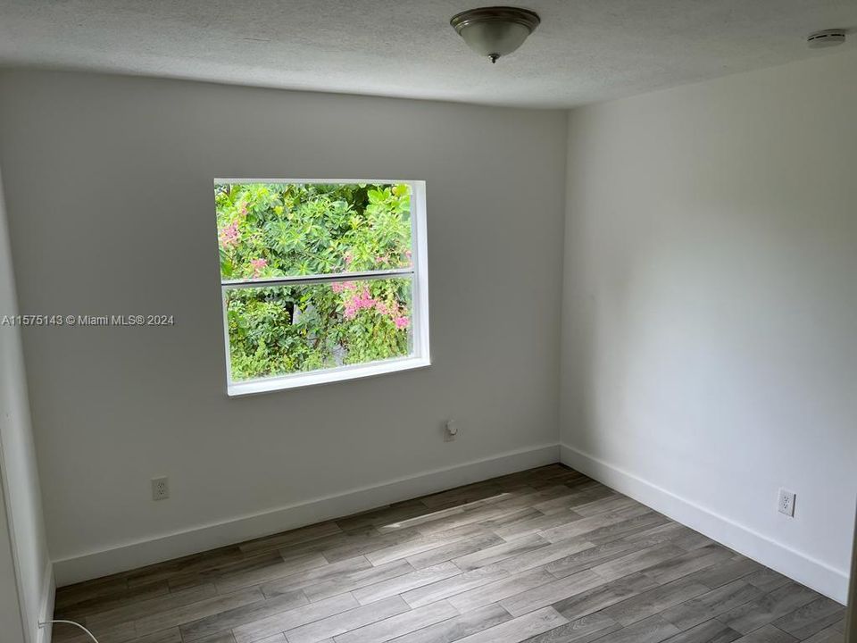 For Rent: $2,200 (2 beds, 1 baths, 2804 Square Feet)