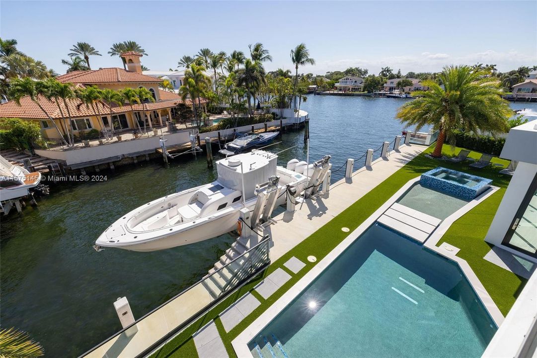 For Sale: $17,900,000 (6 beds, 6 baths, 7502 Square Feet)