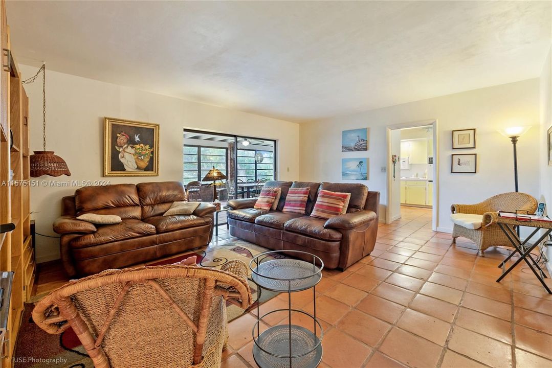Active With Contract: $1,150,000 (3 beds, 2 baths, 2809 Square Feet)
