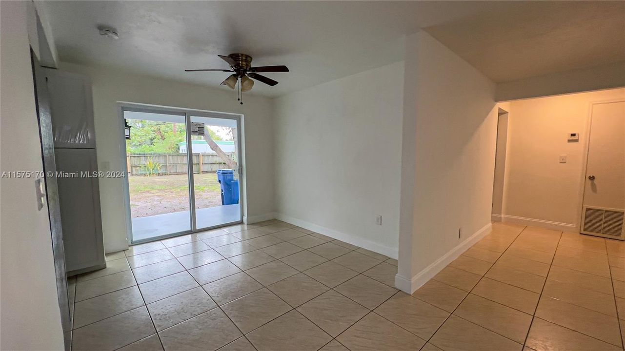 For Sale: $425,000 (3 beds, 2 baths, 1120 Square Feet)