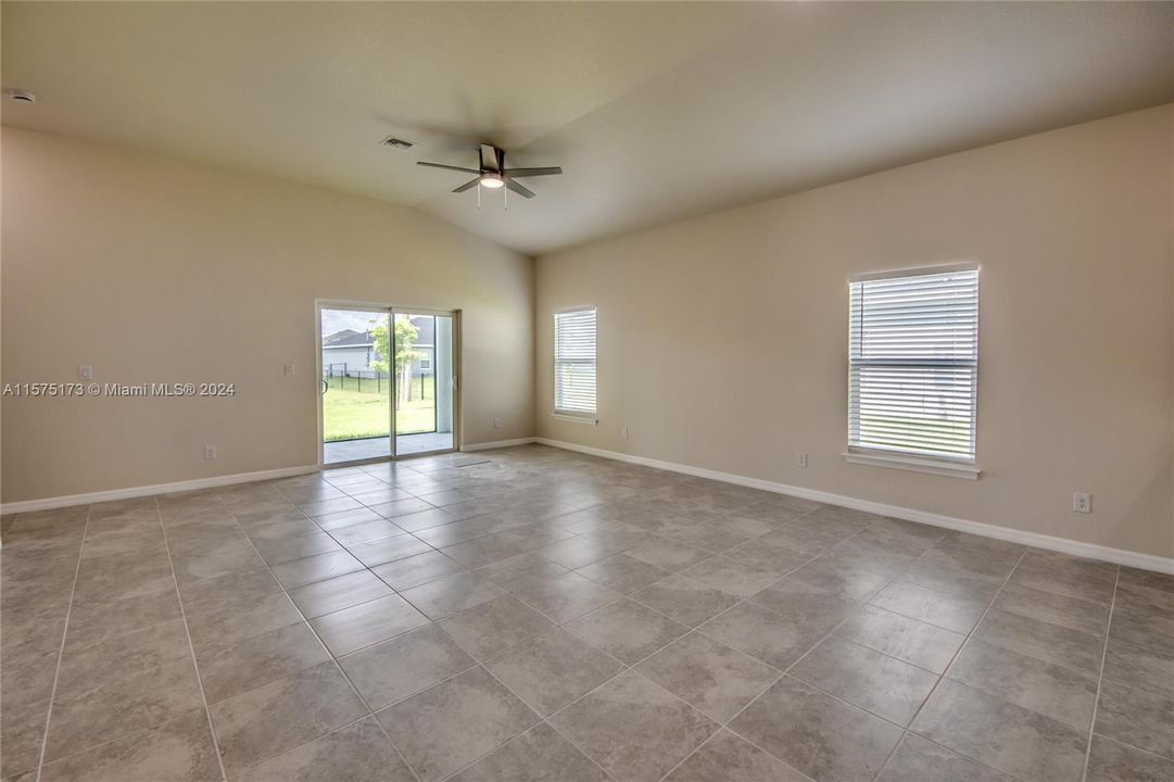 Active With Contract: $405,500 (4 beds, 2 baths, 1691 Square Feet)