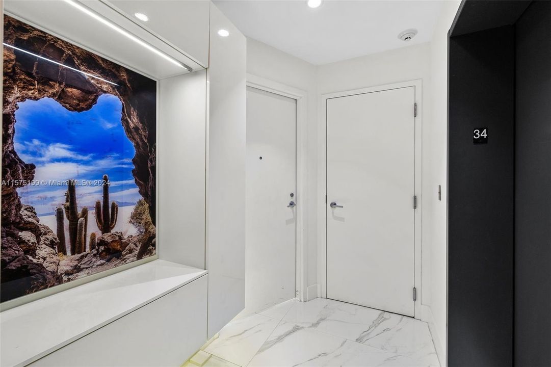 待售: $840,000 (2 贝兹, 2 浴室, 1060 平方英尺)