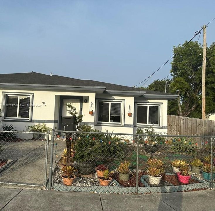 For Sale: $615,000 (4 beds, 2 baths, 1562 Square Feet)