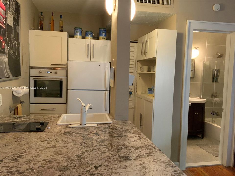 For Rent: $1,800 (0 beds, 1 baths, 390 Square Feet)