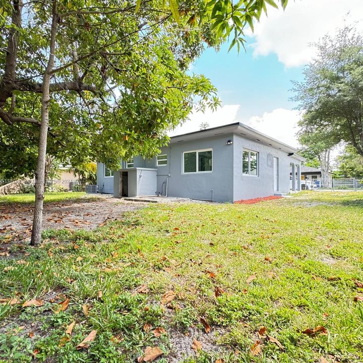 For Sale: $499,900 (3 beds, 2 baths, 1014 Square Feet)