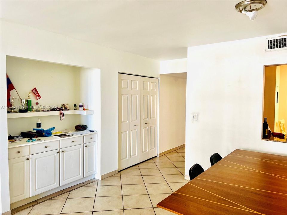 For Sale: $380,000 (2 beds, 2 baths, 1400 Square Feet)