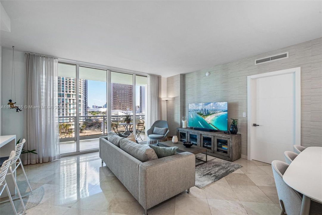 Active With Contract: $1,350,000 (2 beds, 2 baths, 1505 Square Feet)