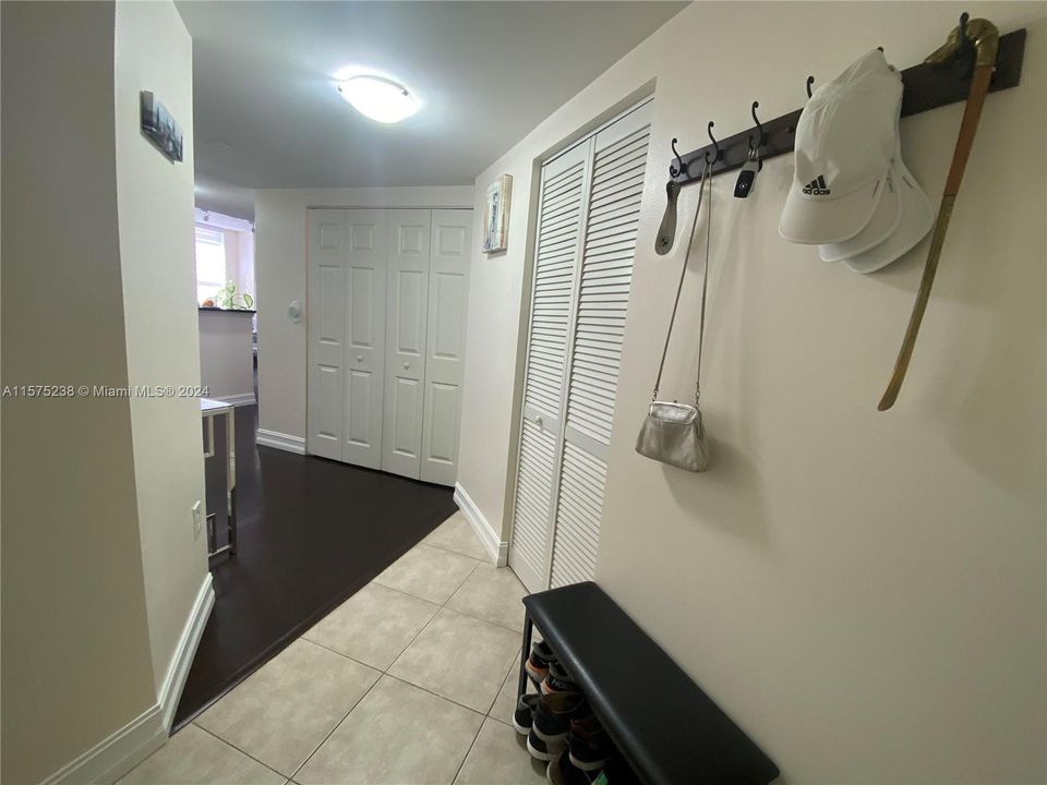 For Rent: $5,000 (2 beds, 2 baths, 1220 Square Feet)