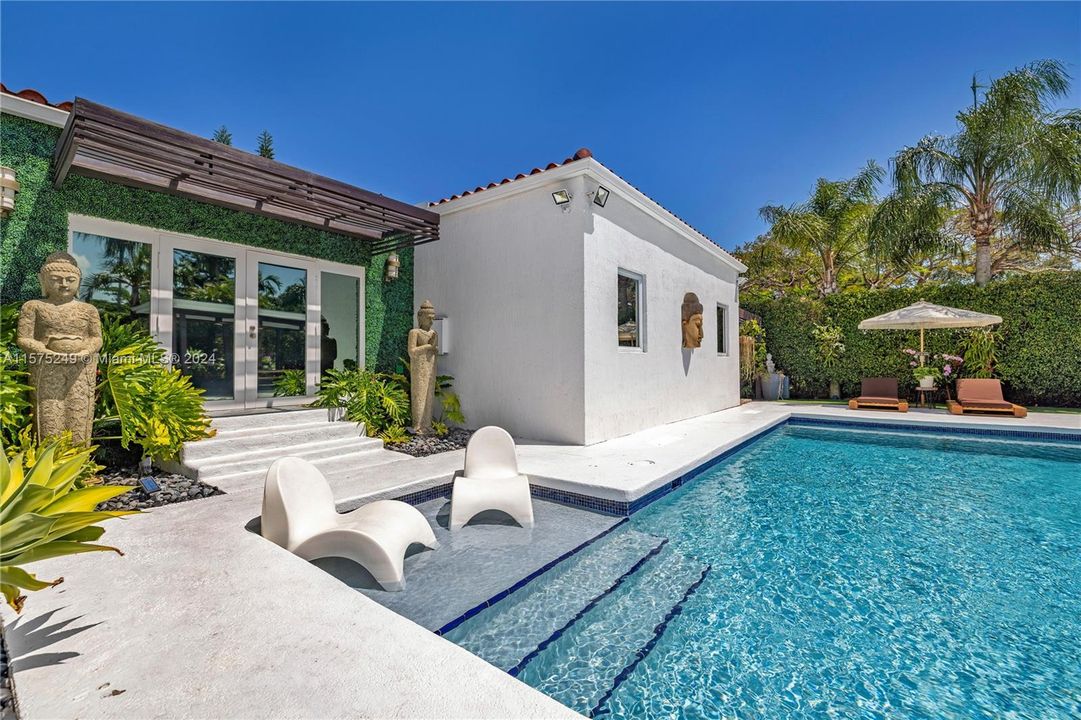 For Sale: $1,995,000 (4 beds, 3 baths, 3181 Square Feet)