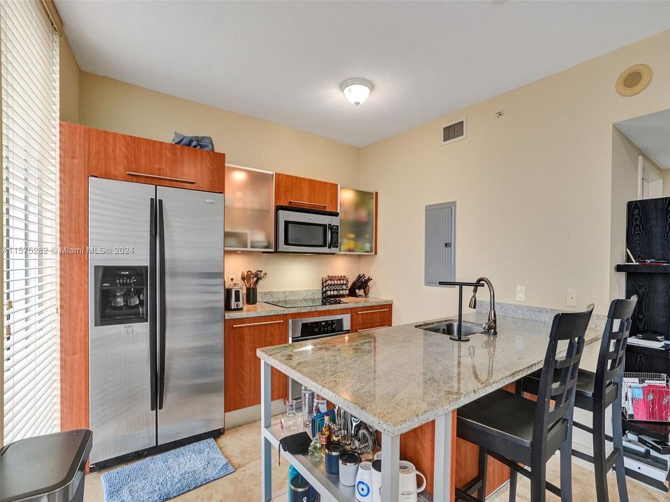 For Sale: $342,000 (0 beds, 1 baths, 580 Square Feet)
