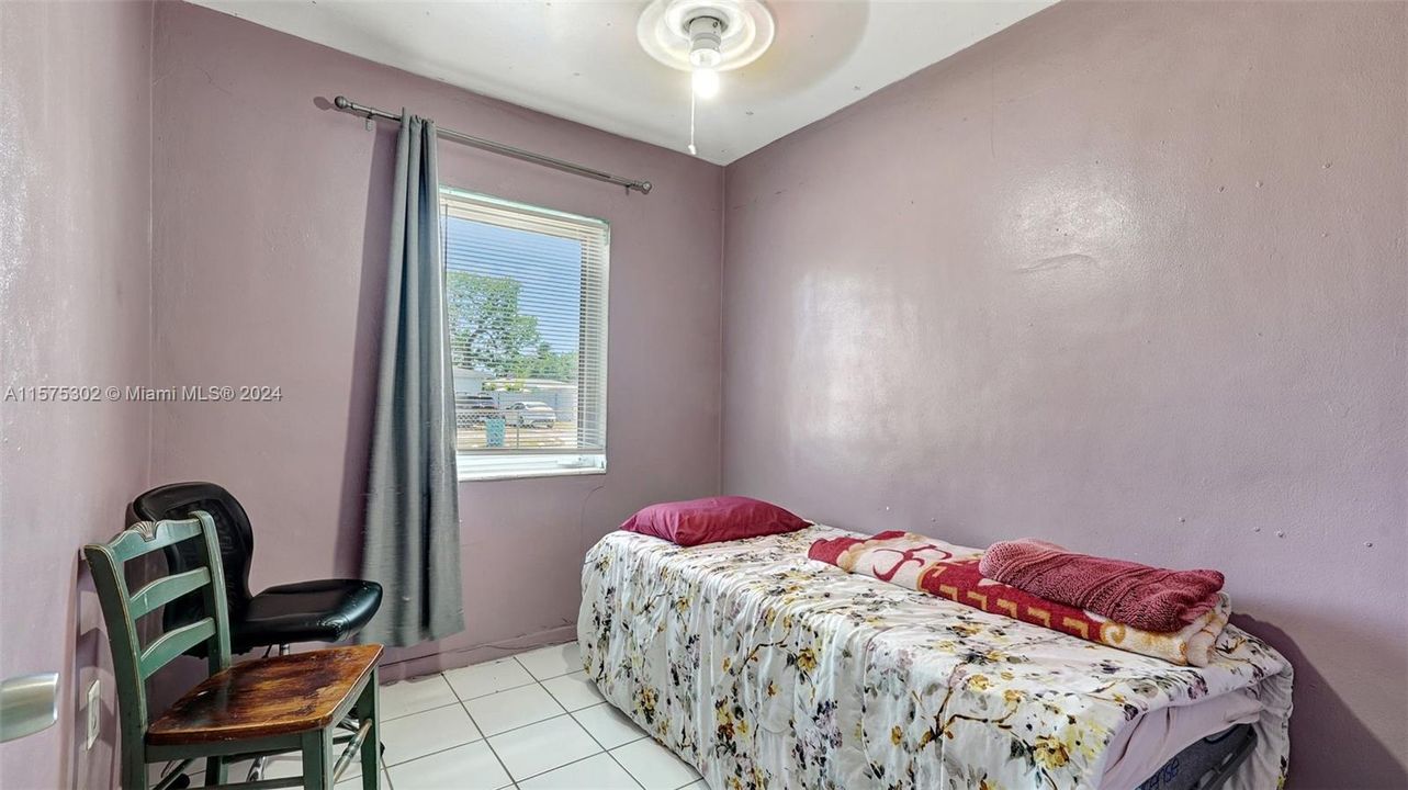 En Venta: $450,000 (4 camas, 2 baños, 1175 Pies cuadrados)