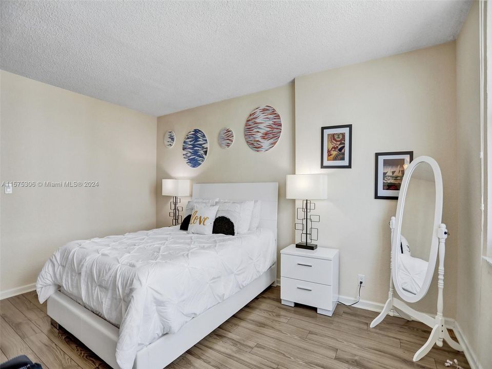 For Rent: $2,750 (1 beds, 1 baths, 745 Square Feet)