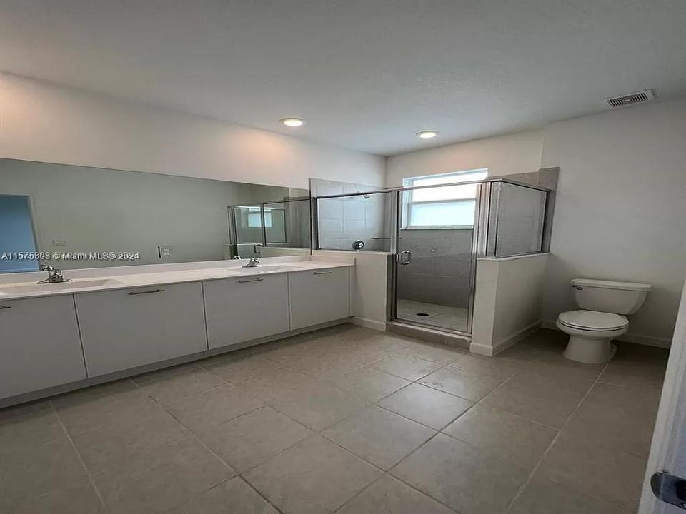For Rent: $3,300 (3 beds, 2 baths, 1695 Square Feet)
