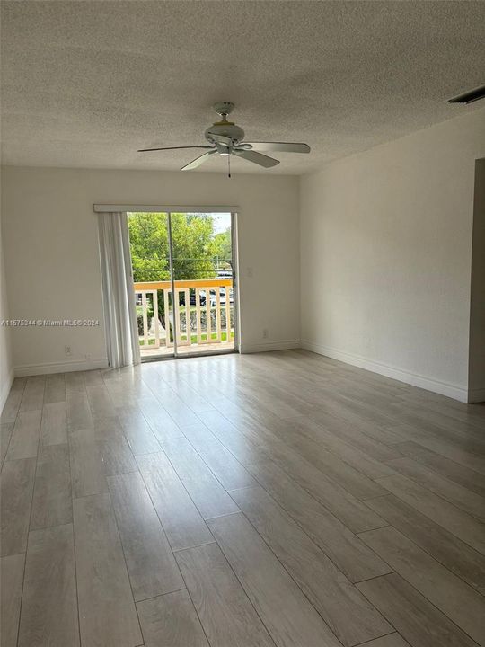 Recently Rented: $2,100 (2 beds, 1 baths, 760 Square Feet)